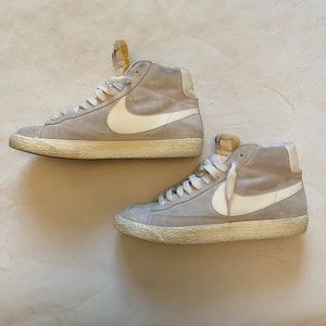 Nike Blazers Grey Suede